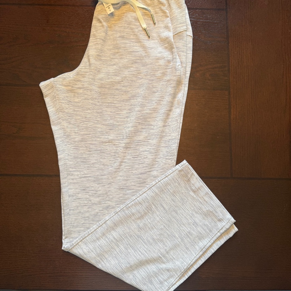 Lululemon slacks, never used